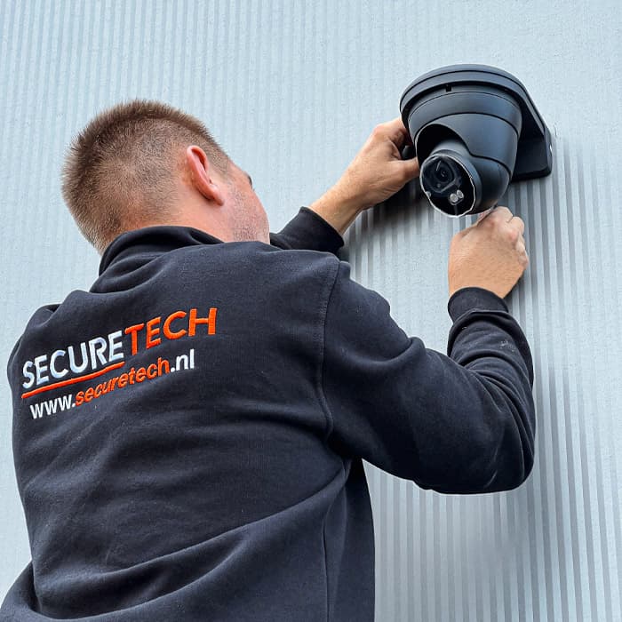 Securetech camerabewaking op een modern bedrijfspand