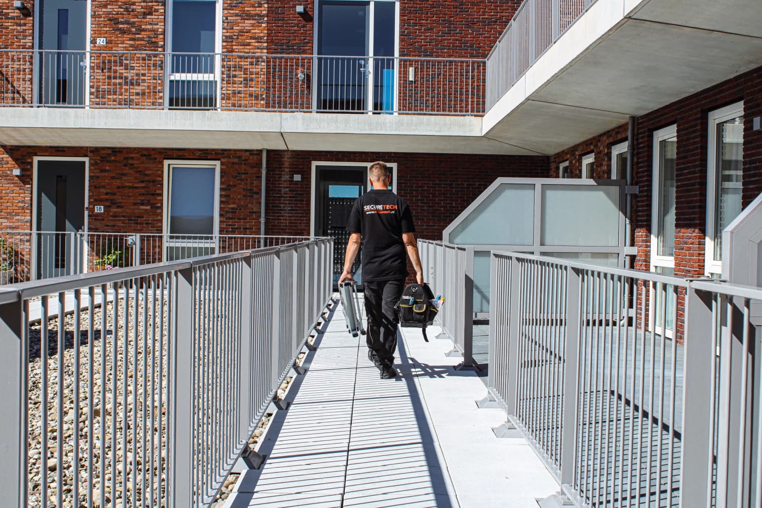 Het team van Securetech klaar voor een nieuwe installatie