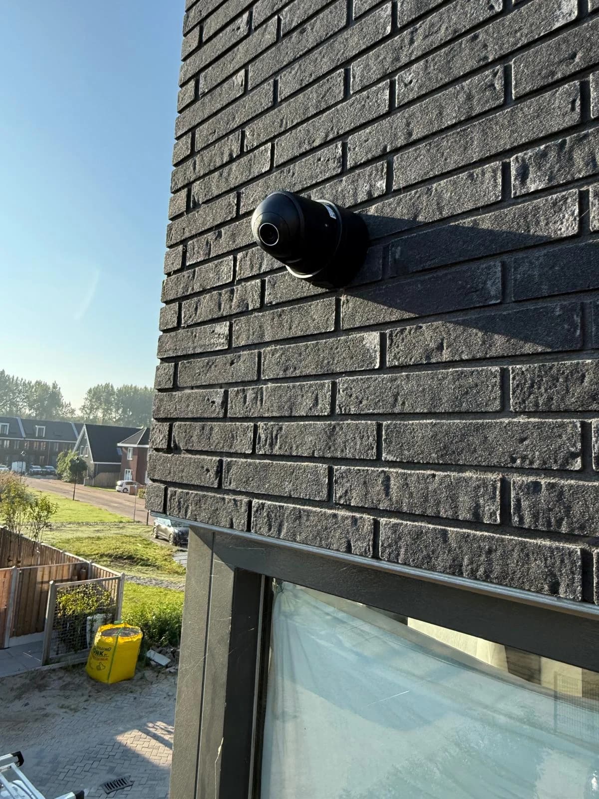 Woning Almere met compleet Ajax-systeem voor deurbel en camera's