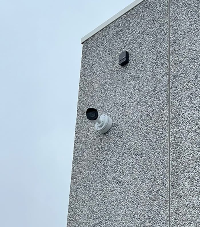 Bedrijfspand in Rijen binnen en buiten bewaakt