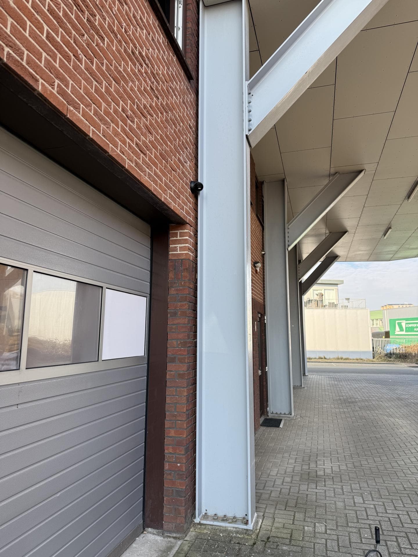 Bedrijfspand in Alkmaar, gevelmontage