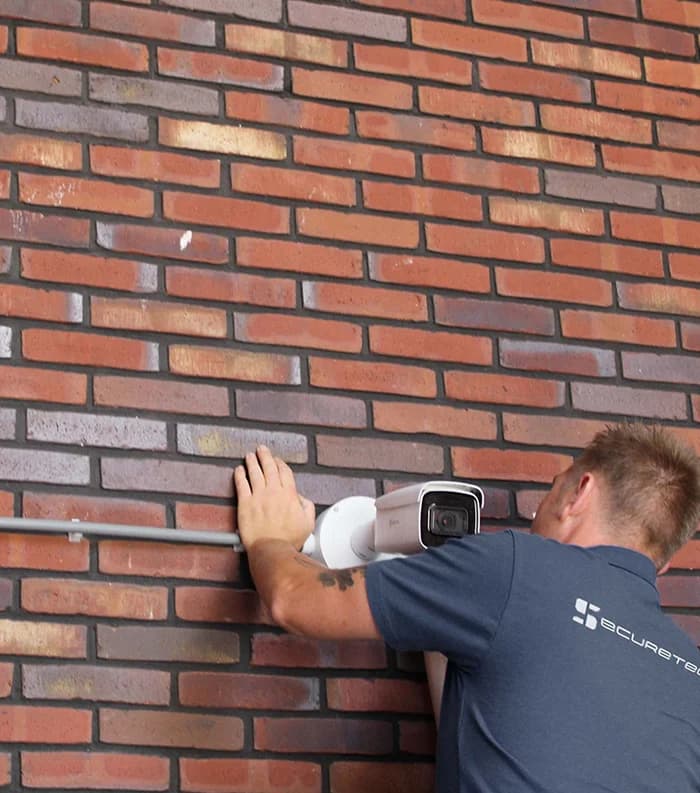 Securetech monteur stelt beveiligingscamera af bij VvE in Purmerend