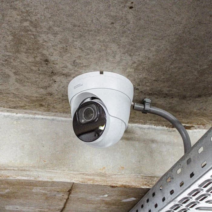 Dome-camera in parkeergarage van Cruquiuswerf Amsterdam-Oost